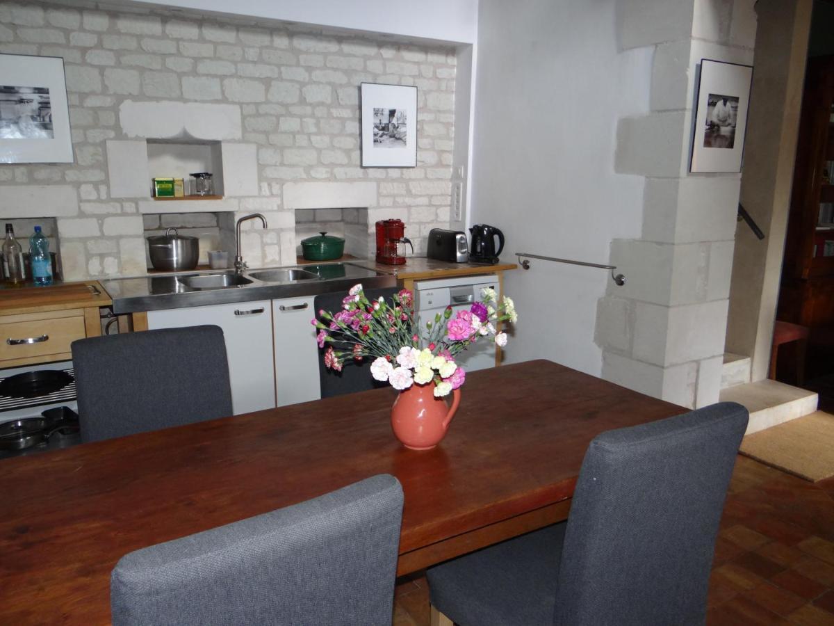 Gite Du Manoir Des Roches Saires 外观 照片